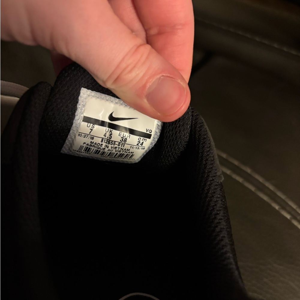 Nike shoes
Women’s size 7 - Picture 11 of 12